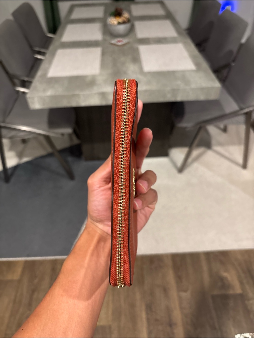 Coach Zip-Around Wallet in Rich Tan Leather with Gold Logo - Picture 8 of 11